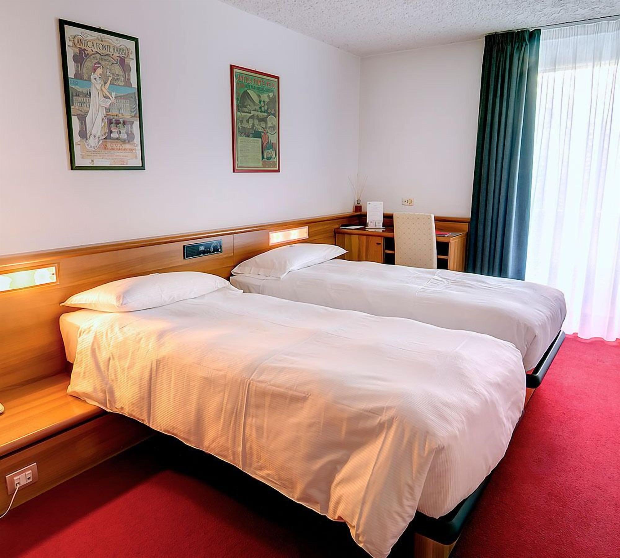 Luna Wellness Hotel Folgarida Esterno foto
