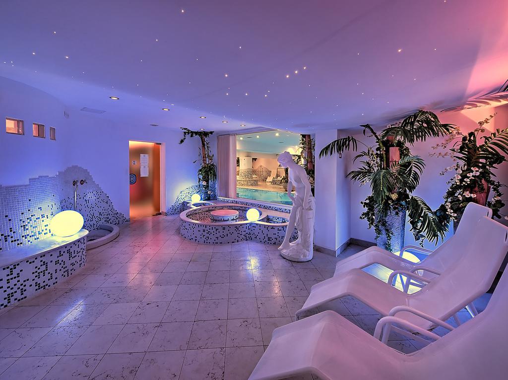 Luna Wellness Hotel Folgarida Esterno foto