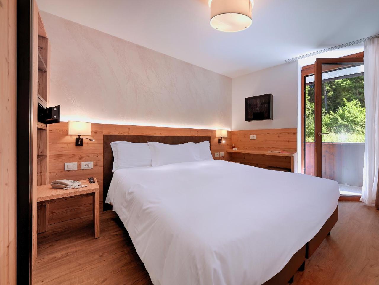 Luna Wellness Hotel Folgarida Esterno foto